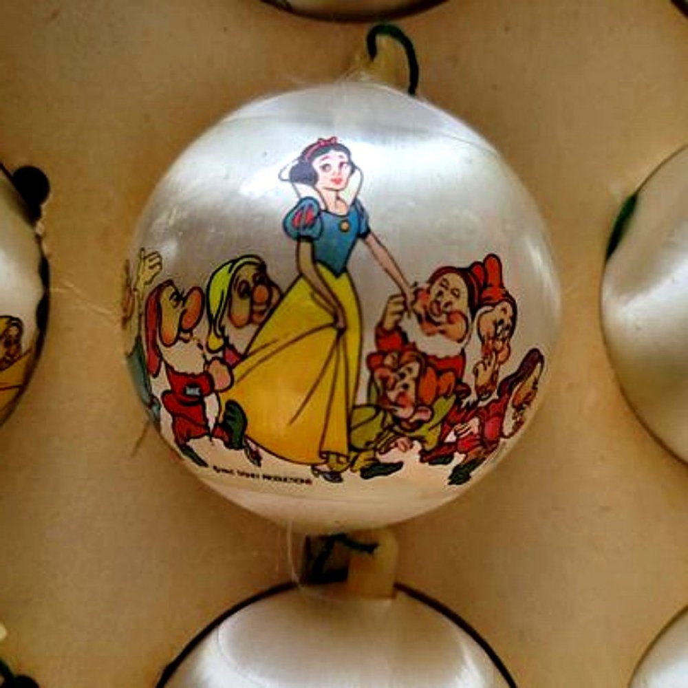 Alderbrook Disney Snow White And the Seven Dwarfs Christmas Ornaments - Picture 1 of 3